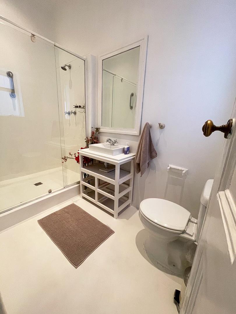 To Let 6 Bedroom Property for Rent in Sea Point Western Cape
